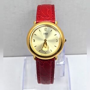 Womens Vintage Timex 28mm Watch Gold Tone Round Leather Band New Battery